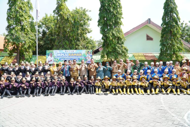 Hari Pertama Sekolah, Bupati Yes Pastikan MPLS Aman dan Bebas Bullying