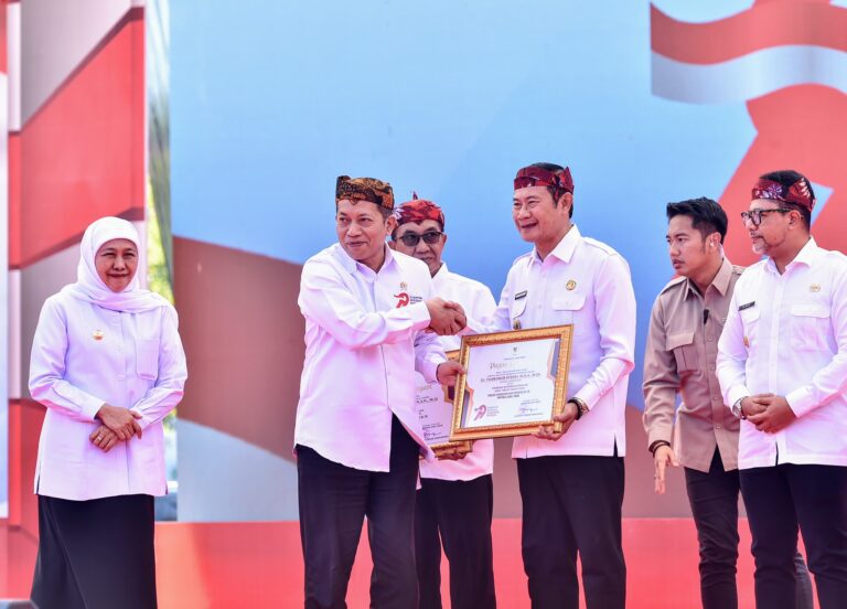 Bupati Lamongan Raih Penghargaan Pembina Koperasi Andalan Jawa Timur 2026