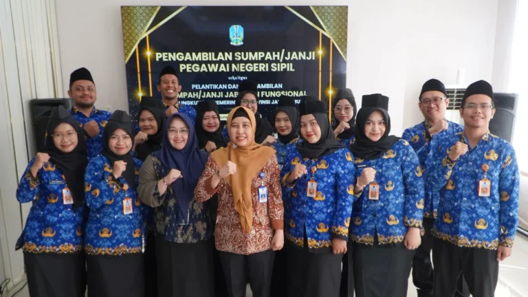 Kukuhkan 2.146 PNS dan 1.264 Pejabat Fungsional, Pemprov Jatim Perkuat Profesionalisme ASN