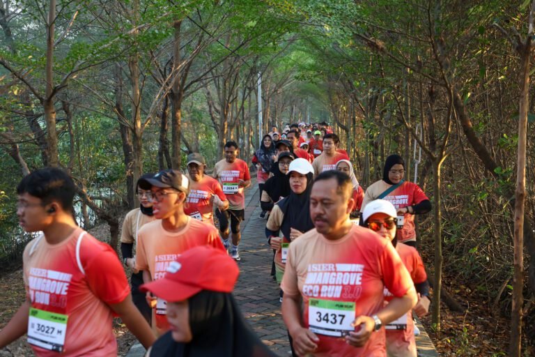 Pemkot Surabaya-SIER Kolaborasi Gaungkan Pelestarian Lingkungan Lewat Mangrove Eco Run 3.0