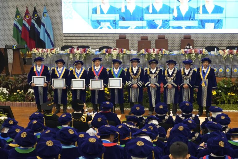 Kukuhkan Lima Profesor Baru, Rektor ITS Tekankan Visi Riset yang Berdampak