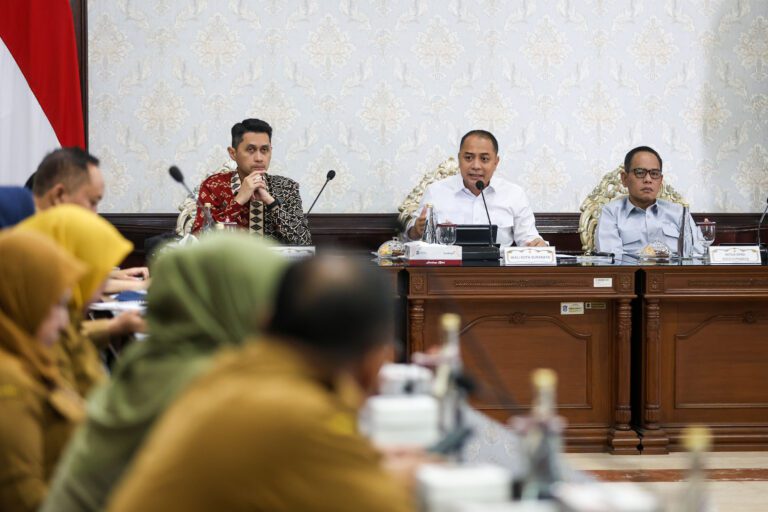 Di Depan Tim PPD Bappenas, Wali Kota Eri Cahyadi Paparkan Strategi Pengentasan Kemiskinan Terintegrasi di Surabaya
