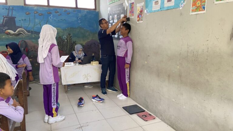 FKH UNAIR Dorong Deteksi Dini Stunting pada Usia Pra-Pubertas Melalui Pengabdian Berkelanjutan