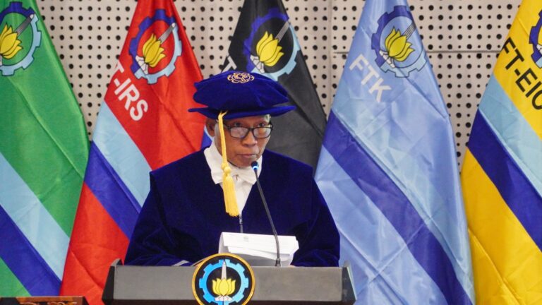 Guru Besar ITS Optimalkan Sistem Komunikasi Multimedia Berkelanjutan