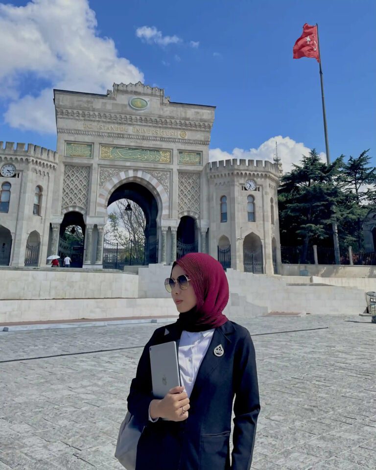Salsabila Silsilia, Alumni D3 Perpajakan UNAIR Sukses Bangun Karier sebagai Konsultan Pajak Muda