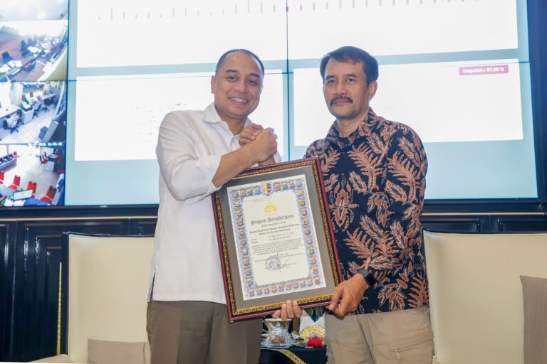 Lindungi Anak dari Radikalisme Bersama Densus 88, Wali Kota Eri Terima Penghargaan Kapolri
