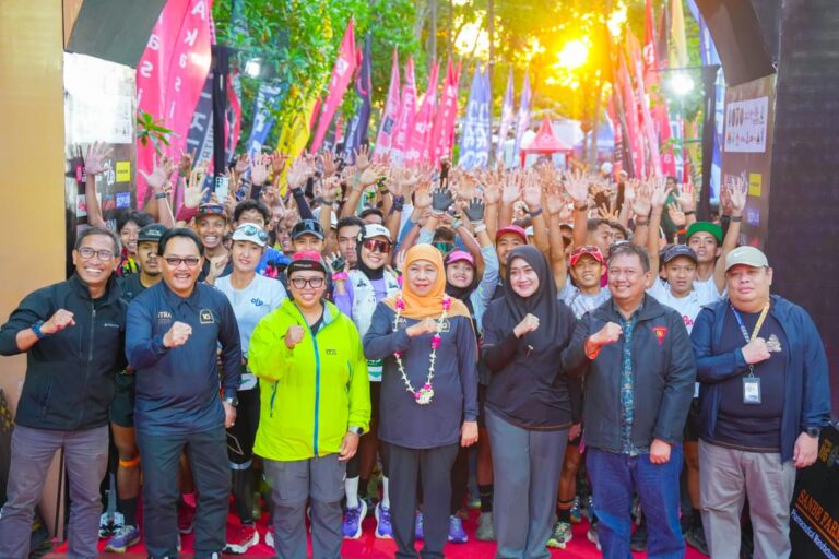 Khofifah Lepas Ribuan Pelari International Trail Running MANTRA116 2026, Optimis Perkuat Posisi Jawa Timur sebagai Destinasi Sport Tourism Kelas Dunia
