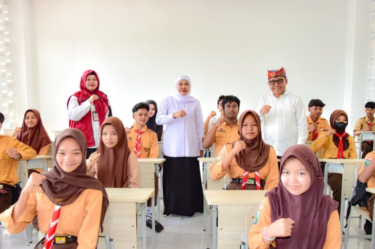 Gubernur Khofifah Terkesan Fasilitas dan Progres Pembangunan Sekolah Rakyat Terintegrasi 1 Banyuwangi, Bukti Nyata Negara Hadir Siapkan Generasi Emas Sekaligus Putus Mata Rantai Kemiskinan