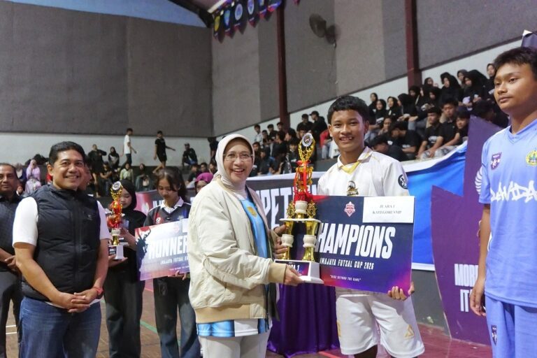Bupati Lumajang Ajak Mahasiswa Perkuat Karakter dan Kolaborasi Melalui Spectacular Sport Fest IMAJAYA