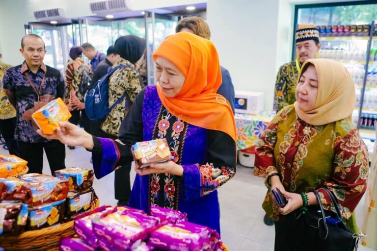 Gubernur Khofifah Kunjungi Indo Market Hong Kong, Dorong UMKM Jatim Perkuat Kolaborasi Menembus Pasar Global