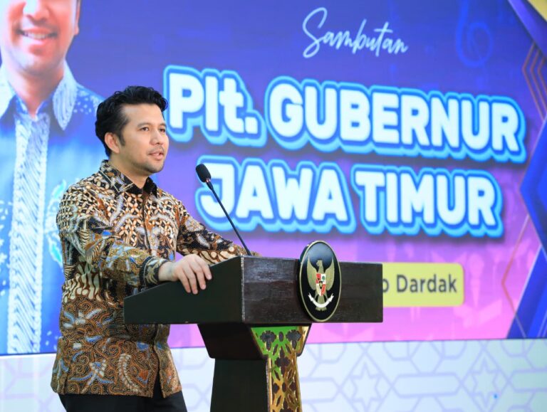 Plt. Gubernur Emil Beri Apresiasi dan Penghargaan Shine Harmony Choir, Tegaskan Pemprov Siap Dukung Talenta Jatim Mengukir Prestasi di Kancah Internasional