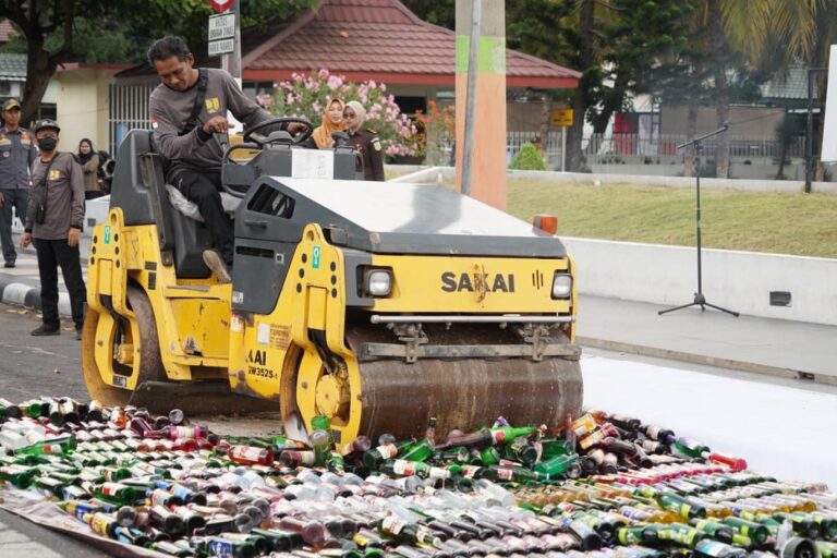 Bupati Lumajang Tegaskan Komitmen Tolak Izin Perdagangan Minuman Beralkohol