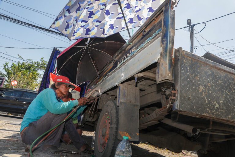 Pemkot Surabaya Tata Jalan Nias, Relokasi Bengkel ke Kawasan Baru Tanpa Hilangkan Mata Pencaharian