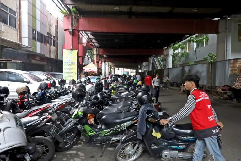 Terapkan Sistem Digital, Pendapatan Parkir Jalan Tanjung Anom Surabaya Naik Jadi Rp2,6 Juta
