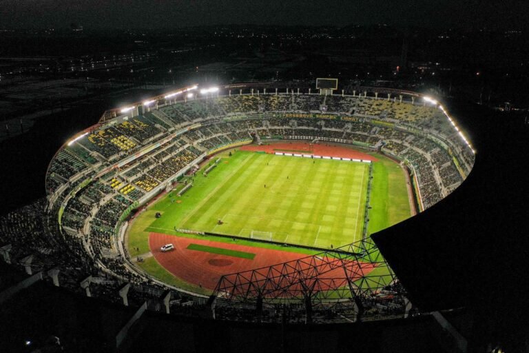 Surabaya Tuan Rumah Piala Presiden 2026, Stadion GBT dan Fasilitas Latihan Siap Digunakan
