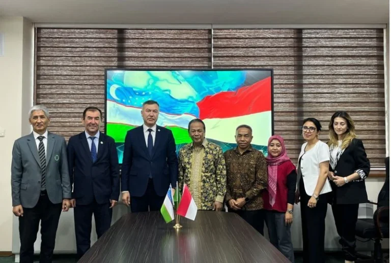 Unesa dan UzSWLU Uzbekistan Sepakati Kerja Sama Double Degree hingga Pengiriman Pelatih Pencak Silat
