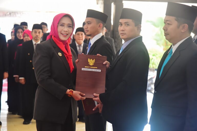 Bupati Lumajang Lantik 122 ASN, Dorong Kinerja Birokrasi yang Adaptif dan Akuntabel