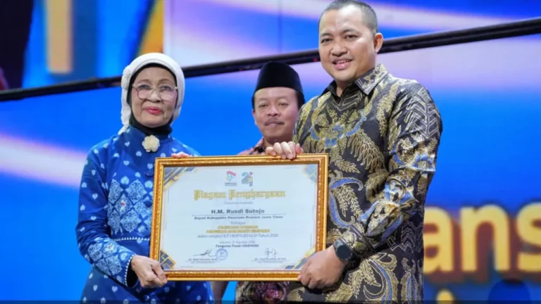 Bupati Pasuruan Rusdi Sutejo Raih Anugerah Adhi Bhakti HIMPAUDI