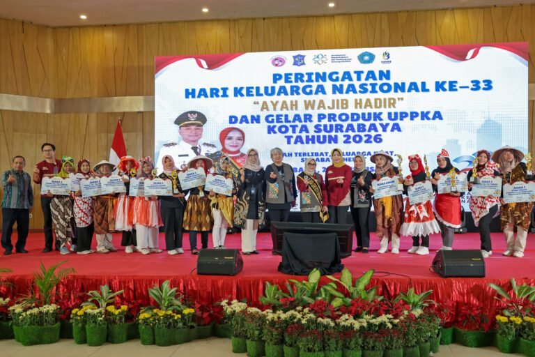 Harganas Ke-33 Surabaya Usung Tema “Ayah Wajib Hadir”, Wali Kota Eri Tegaskan Pentingnya Figur Ayah