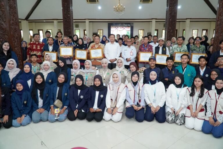 Bupati Yes Minta Adopsi Inovasi Biopori KKN di Lamongan