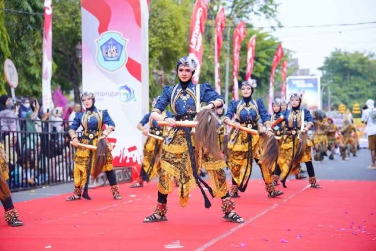 Karnaval Pelajar Semarakkan Hari Kemerdekaan di Lamongan