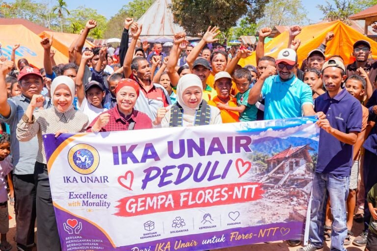 Ketua Umum IKA UNAIR Khofifah Sampaikan IKA UNAIR Hadir  Peduli Gempa Flores NTT