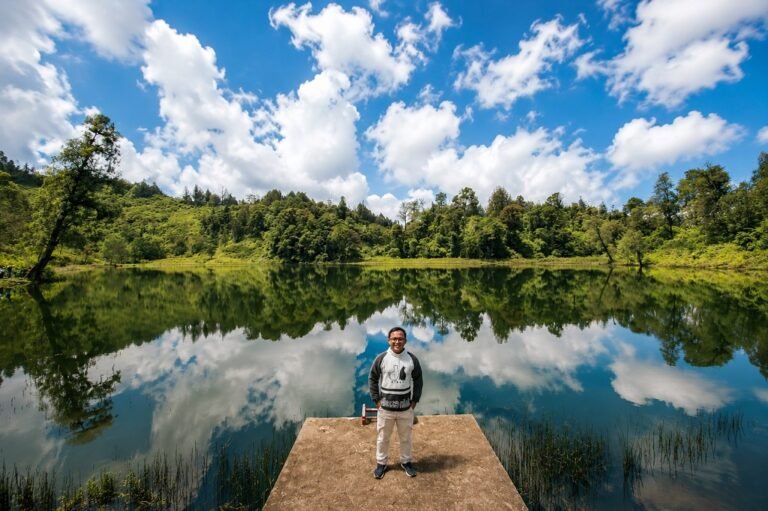 Menikmati Ketenangan Ranu Regulo di Kaki Semeru