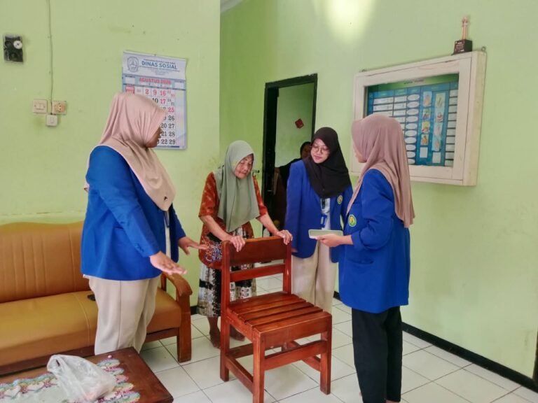 UPT PSTW Magetan Dukung Praktik Mahasiswa UBHM Dampingi Lansia