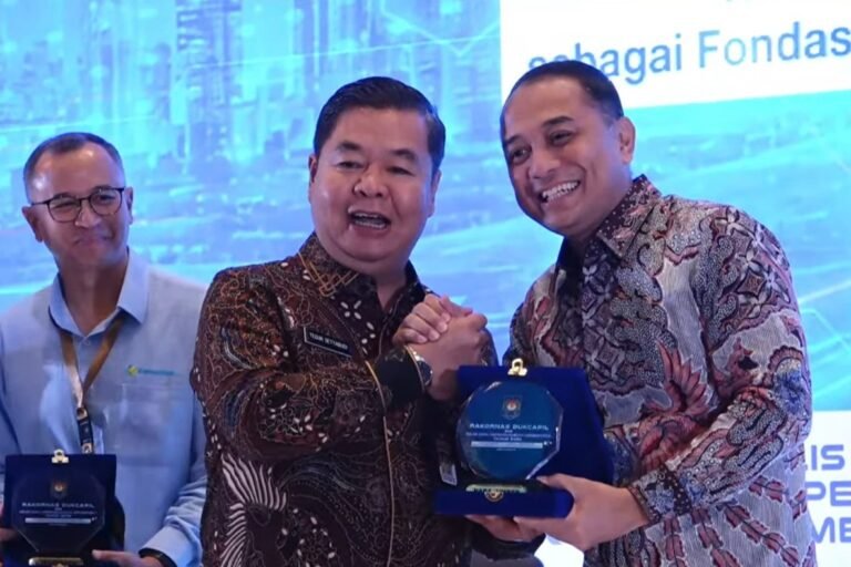 Satu Data Surabaya Berbasis NIK Buktikan Dampak Nyata, Kemiskinan hingga Pengangguran Turun