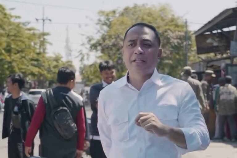 Atasi Macet dan Genangan, Pemkot Surabaya Tata Aktivitas Perdagangan  di Jalan Pucang Anom