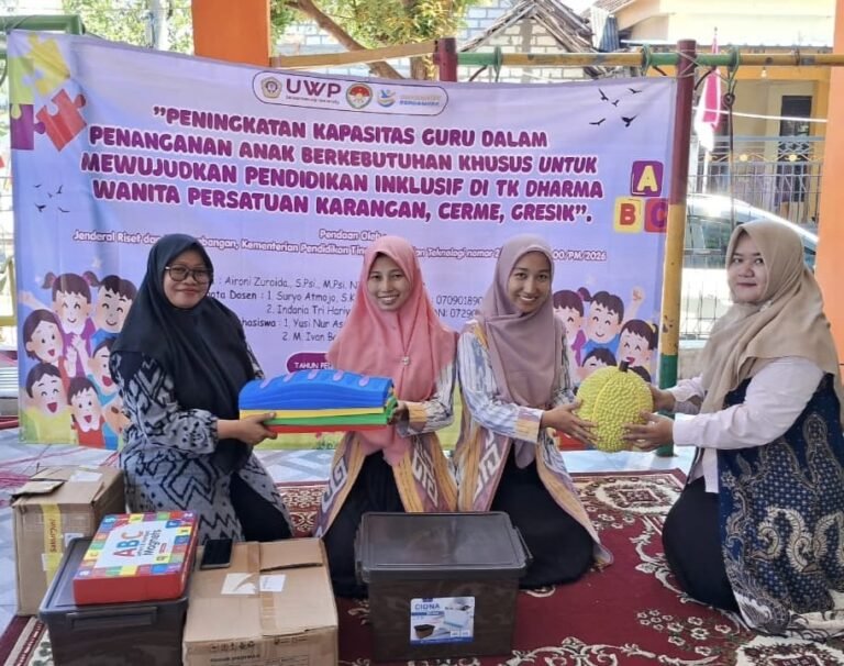 Universitas Wijaya Putra Perkuat Pendidikan Inklusif di TK DWP Karangan melalui APE dan Aplikasi Deteksi Dini ABK