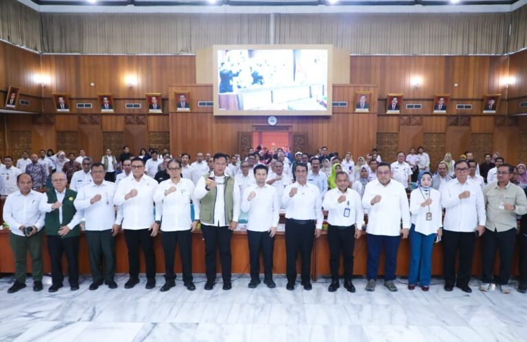 Mentan Amran Apresiasi Langkah Preventif Pemprov Jatim Antisipasi Kekeringan, Wagub Emil: Pemetaan Sumber Air Jadi Prioritas