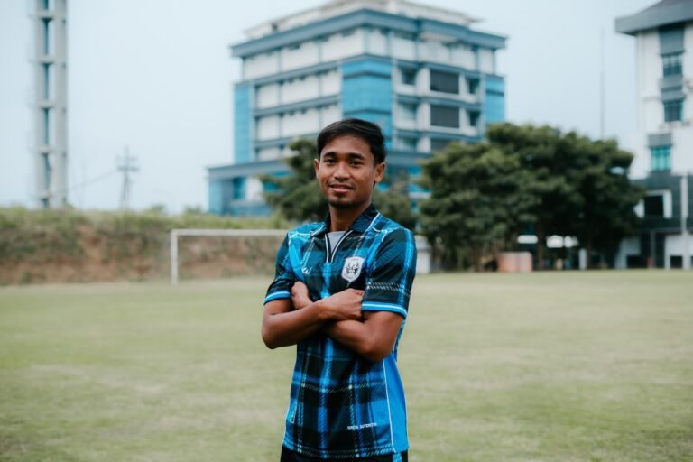Rekrut Mantan Kapten Semen Padang untuk Kawal Lini Tengah The Phoenix