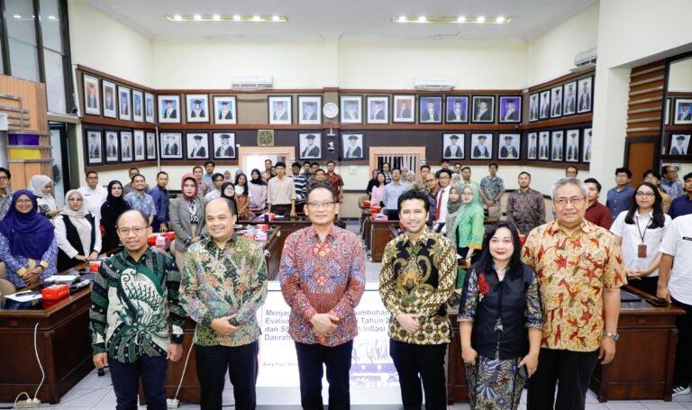 Bahas Ketimpangan Inflasi Antarwilayah, Wagub Emil Dorong Jawa Timur Perkuat Konektivitas dan Industri Hijau