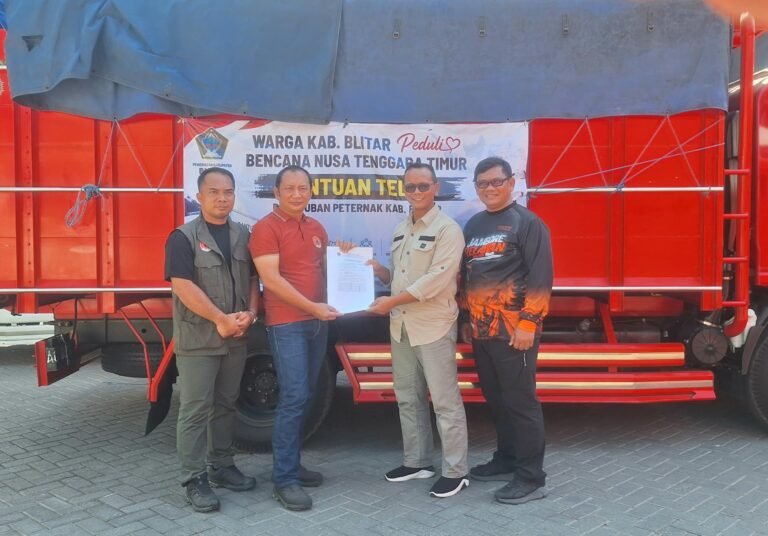 BPBD Jatim Terima dan Fasilitasi Pemberangkatan Bantuan 8,7 Ton Telur dari Paguyuban Peternak Blitar ke NTT