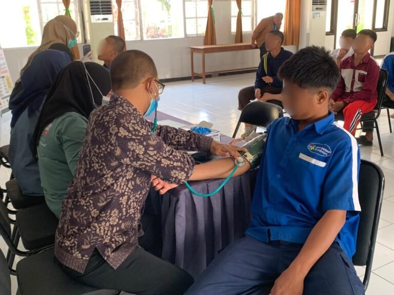 UPT PRSMP Surabaya Gandeng Puskesmas Balongsari Berikan Layanan Kesehatan bagi PM ABH