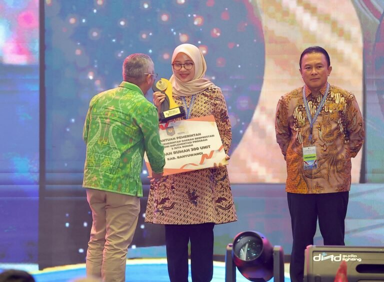Gotong Royong Perbaiki Ribuan Rumah Diapresiasi Pusat, Banyuwangi Dapat Insentif 300 Unit Bedah Rumah