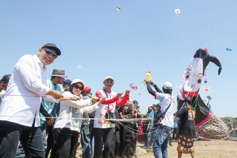 Gaet 100 Peserta dari 38 Komunitas Mancanegara, Pemkot Surabaya Sukses Gelar Surabaya Kite Festival 2026