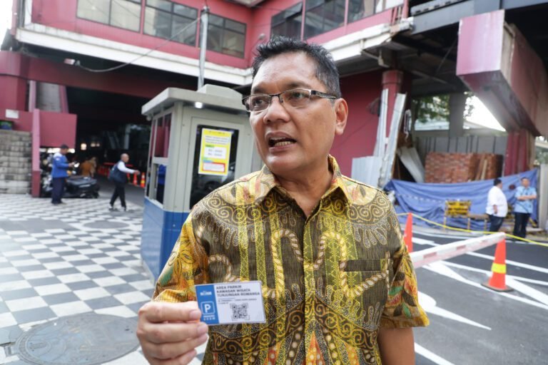Pemkot Surabaya Terapkan Parkir Portal dan Non Tunai di Kawasan Wisata Tunjungan Romansa