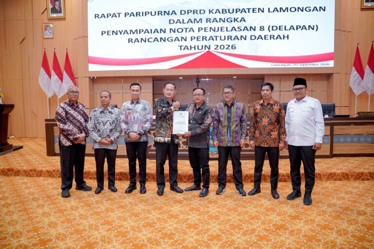 Bupati Lamongan Sampaikan Rancangan Perubahan APBD