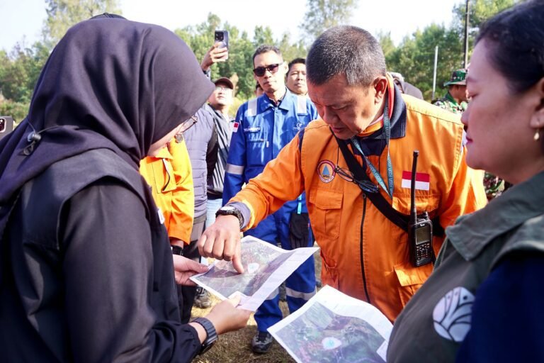 Karhutla Kawah Ijen Mulai Mereda, Tim Gabungan Lakukan Mopping Up