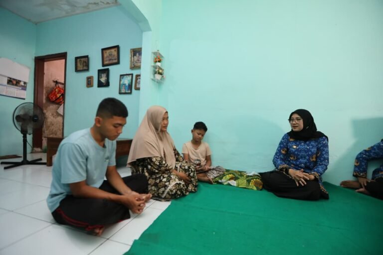 Bupati Ipuk Jamin Pendidikan Anak Korban KM Virgo Asal Banyuwangi
