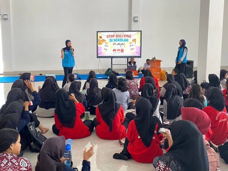 UPT PSTW Banyuwangi Edukasi Pelajar Cegah Bullying di Sekolah Rakyat
