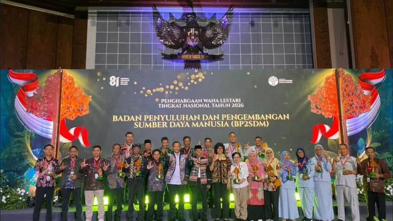 Khofifah Apresiasi Tujuh Wakil Jatim Berprestasi di Wana Lestari 2026