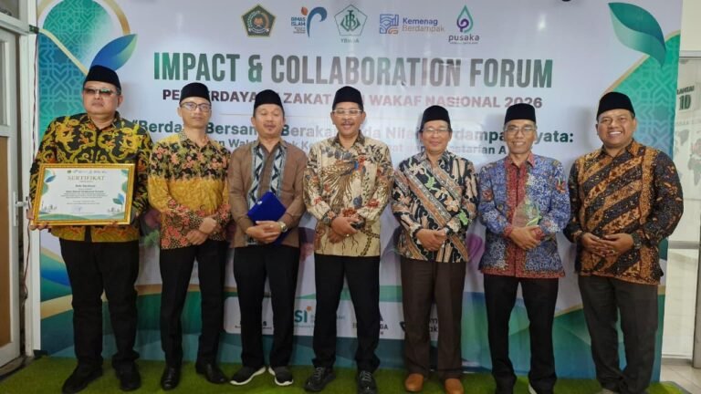 Unggul dalam Sinergi Lintas Instansi, Surabaya Raih Predikat Kota Wakaf Kolaboratif Terbaik 2026