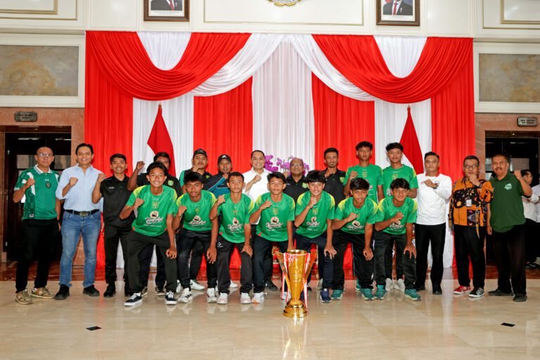 Persebaya Muda Raih Juara, Wali Kota Eri Siapkan Fasilitas Latihan untuk Piala Soeratin Nasional