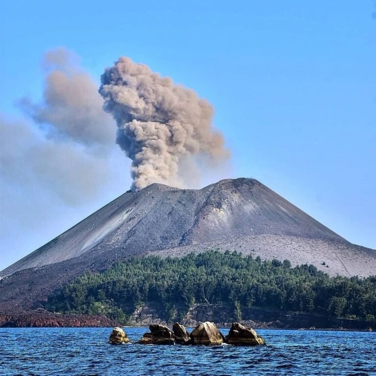 Ahli Vulkanologi ITS Bagikan Langkah Penanganan dan Mitigasi Erupsi