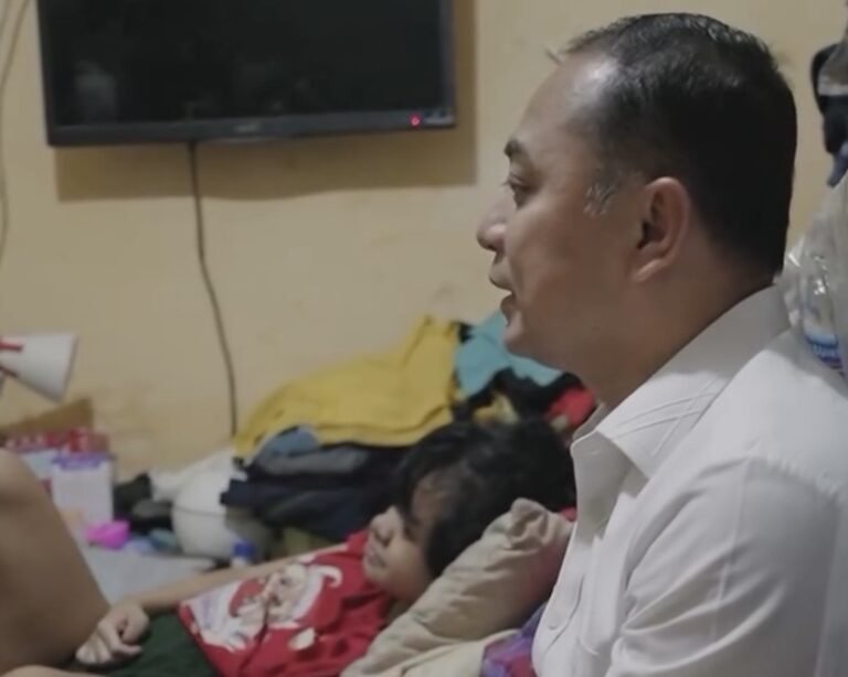 Tak Sekadar Beri Bantuan, Wali Kota Eri Temui Ibu dengan Anak Cerebral Palsy