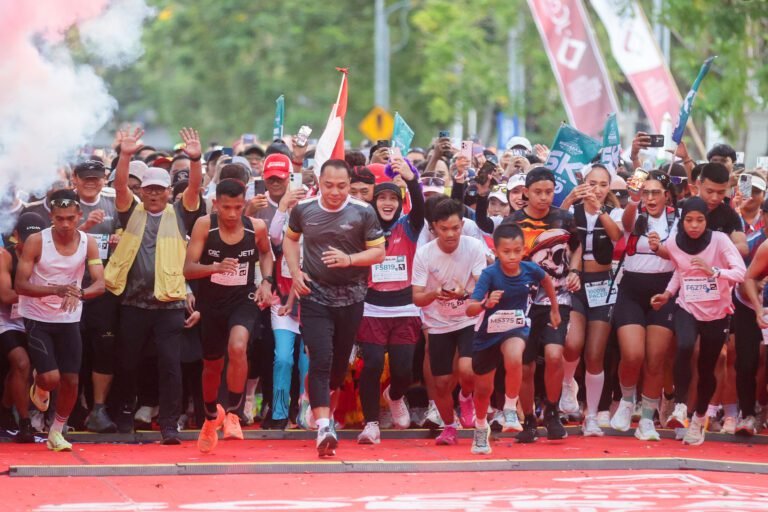 JConnect Run Soerabaja 2026 Diikuti 3.700 Pelari, Wali Kota Eri Ungkap Antusiasme Peserta