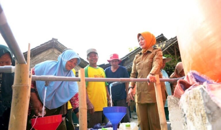 Pemkab Bojonegoro Penuhi Kebutuhan Air Bersih Warga di Tengah Musim Kemarau